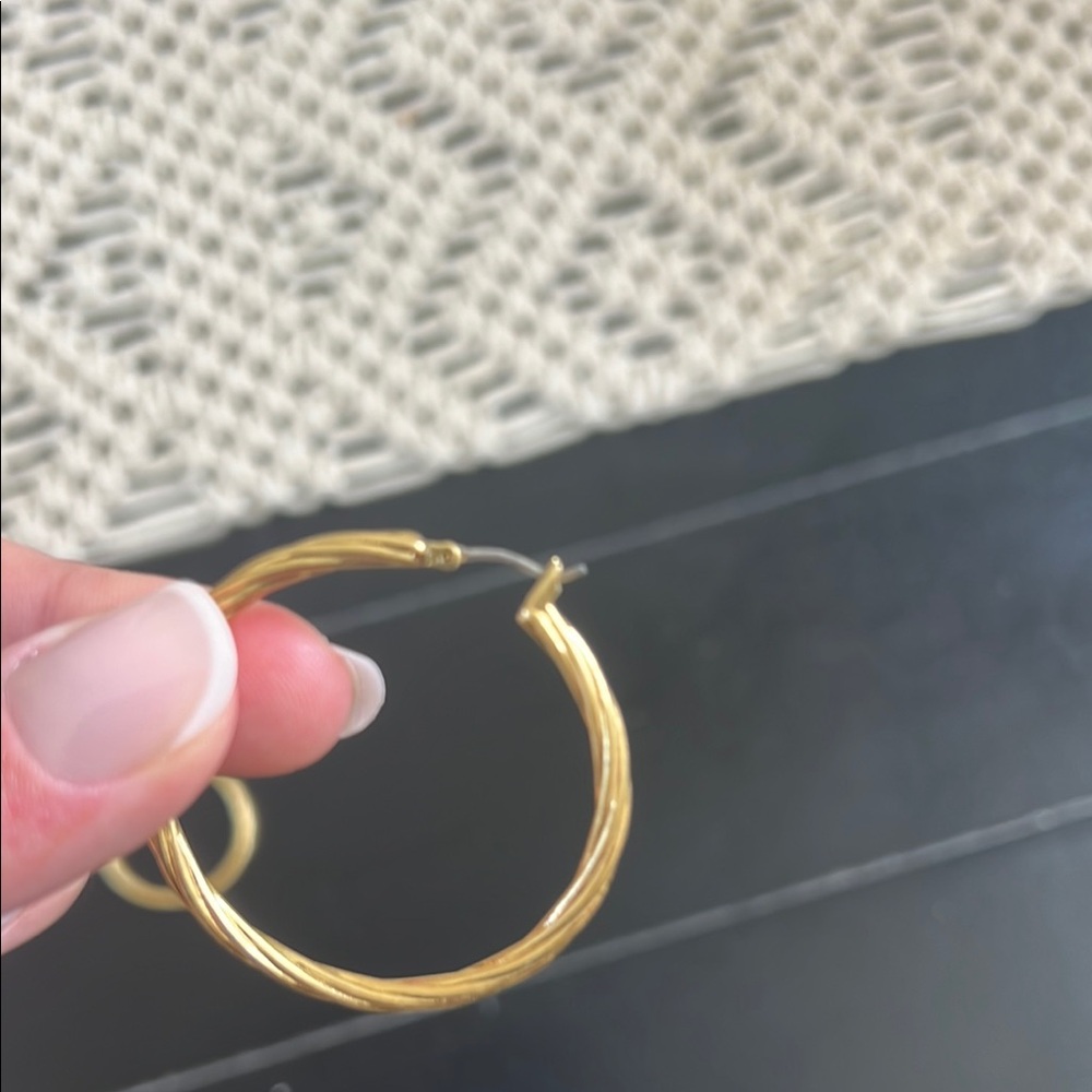 Madewell Twisted Gold-Tone Hoop Earrings - Picture 3 of 3